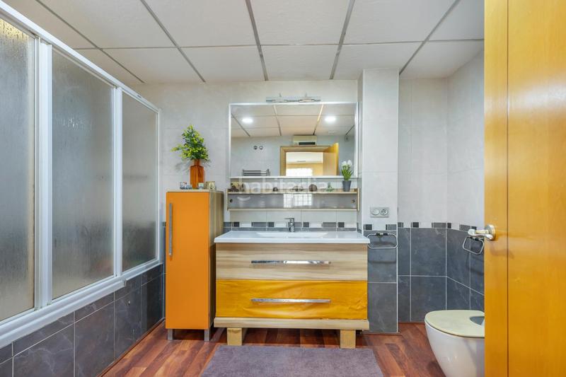 Foto ecbbd1b2-20c3-4172-b22c-7f0f53d5f159. Casa aparellada amb calefacció aparcament piscina a Torrevieja