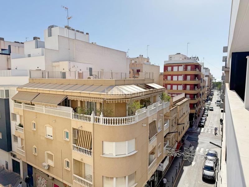 Foto 58e8f41d-eba0-42e0-b925-ebf9e41b5a43. Apartamento lujoso apartamento en el centro 2023 en Torrevieja
