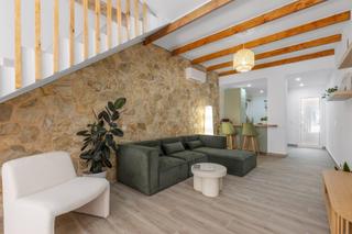 Zweistckige Wohnung en Centro - Muelle Pesquero. Casa reformada en el corazn de torrevieja con orientacin sur y