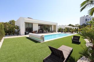 Chalet à Lomas de Campoamor - Las Ramblas. Villa de lujo moderna del 2021 en las colinas golf