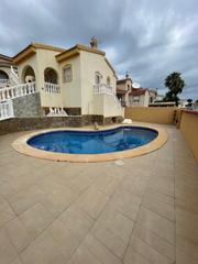 Chalet in Rojales. Espectacular chalet en ciudad quesada tu oasis en la costa blanc