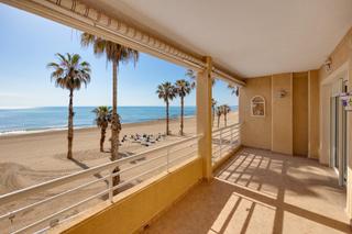 Appartement in Gaspar Perelló. Apartamento en primera linea de playa de la mata centro