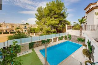 Chalet à La Zenia. Villa independiente con piscina en orihuela costa  zona de las f