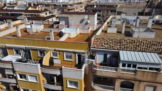 Apartamento en Parque de las Naciones. Ático moderno con gran terraza , solarium y garaje en el centro