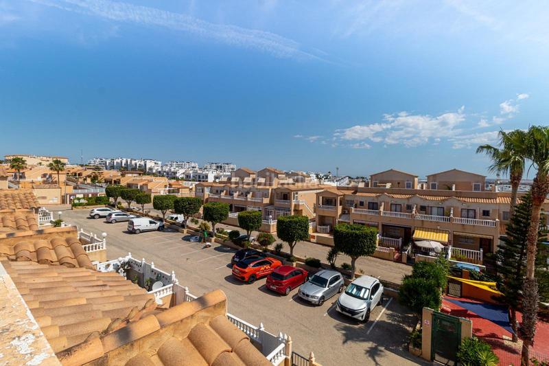 Foto 2a71cff4-3f4a-428a-8f7e-b75835643e89. Maison jumelée avec parking piscine dans Los Balcones y los Altos Orihuela