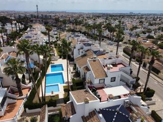 Maison jumelée à Villamartín-Las Filipinas. Chalet adosado en villamartin
