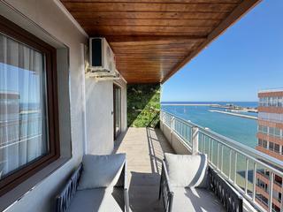 Apartament a El Acequión. Apartamento en primera línea de playa totalmente reformado con v