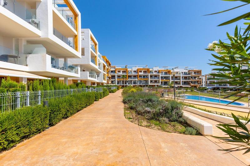 Foto 4849b6b7-ca5a-4586-bbdf-44a207c1dfa2. Apartament amb aparcament piscina a Lomas de Cabo Roig - Los Dolses Orihuela