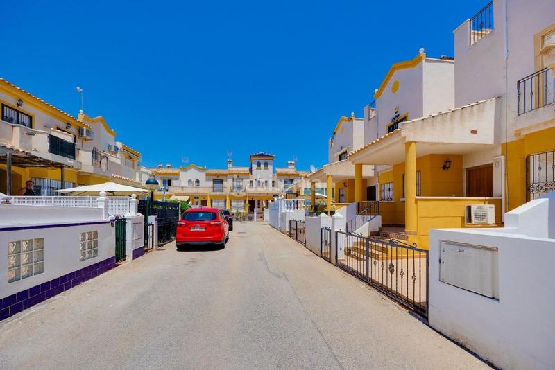 Foto 41e801ef-dd4f-4736-8126-f0bc31a55b7d. Casa  adosada en venta en El Raso Guardamar del Segura