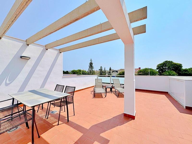 Foto 5aecf7a8-ef56-4e15-a40e-fcf720857302. Ático apartamento con gran solarium los altos en Zeniamar - Horizonte - La Campana Orihuela