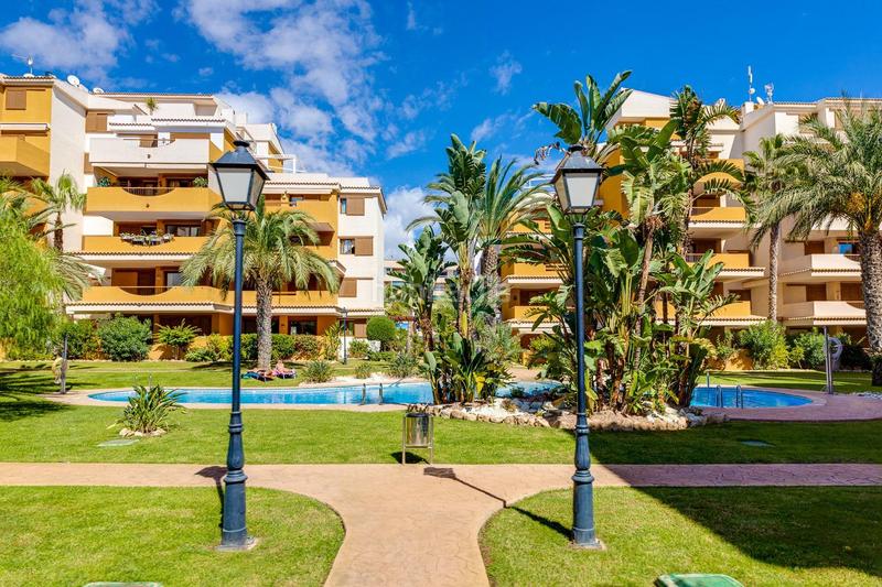 Foto 617b8798-61b3-45f7-90c4-b9a2bc73b03a. Ático impresionante ático en la entrada, Punta Prima en Torrevieja