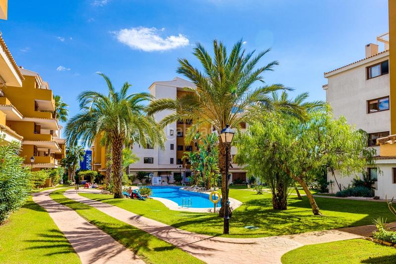 Foto d4d9c810-fff3-4831-8a6e-0b57c3f6f98b. Ático impresionante ático en la entrada, Punta Prima en Torrevieja