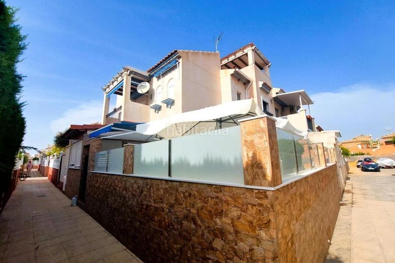 Foto 3c49873b-85ec-4bf3-b6c9-a2388ae9c2f3. Ático bungalow elevado en la deseable área de Playa Flamenca en Orihuela