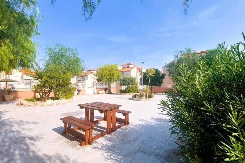 Foto 642e46fd-2ab4-440b-9580-8ef3a75cbc79. Ático bungalow elevado en la deseable área de Playa Flamenca en Orihuela