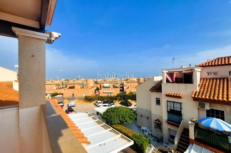 Foto c668efb6-217e-45e7-8d96-39ae6ffb79b2. Ático bungalow elevado en la deseable área de Playa Flamenca en Orihuela