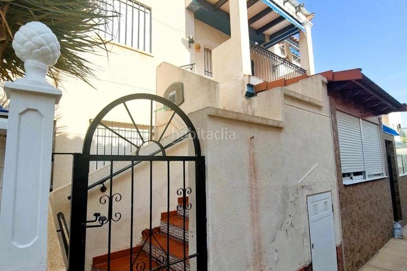Foto d2bcb4fb-69bf-4e8a-8fb5-f0cea0530669. Ático bungalow elevado en la deseable área de Playa Flamenca en Orihuela