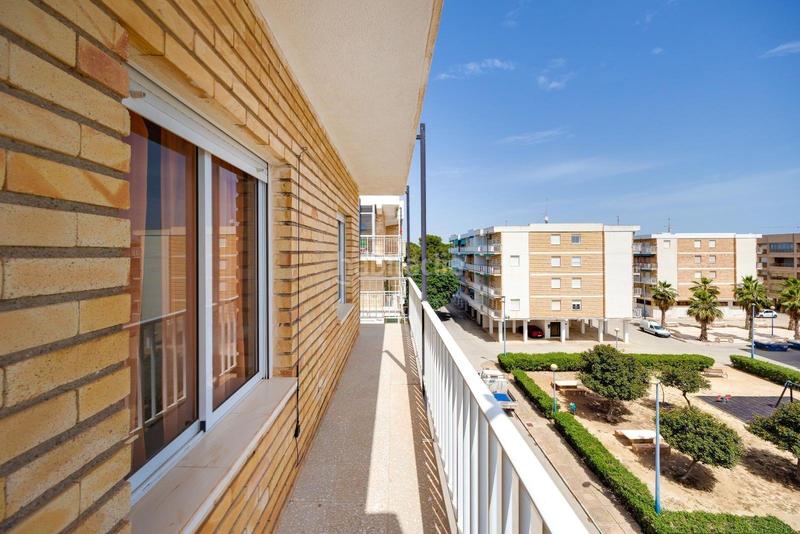 Foto 88bef005-289e-4a10-86dd-5b27380c710d. Apartamento encantador apartamento de 3 dormitorios en Punta Prima cerca del mar en Orihuela