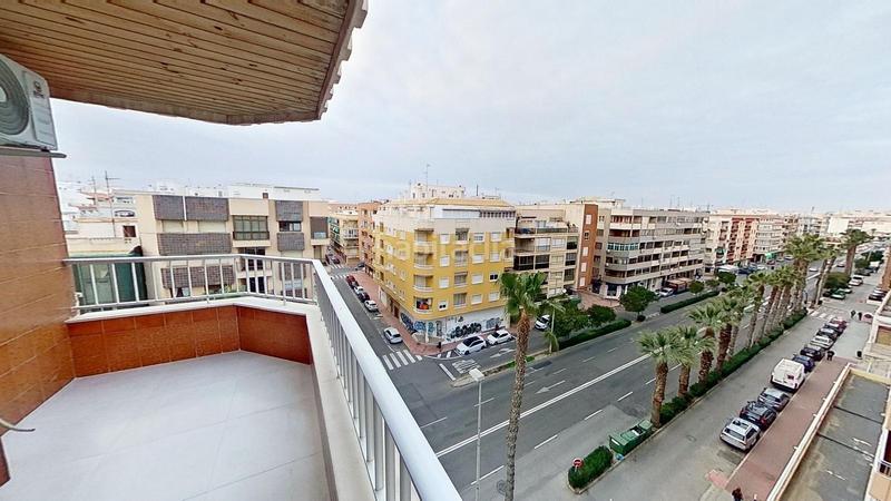 Foto b712c88d-4b18-40f1-8efd-680acf49899f. Apartamento impresionante apartamento junto a la playa con modernas comodidades en Torrevieja