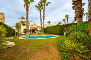 Xalet a Villamartín-Las Filipinas. Encantadora casa rústica con vista al campo de golf villamartin!