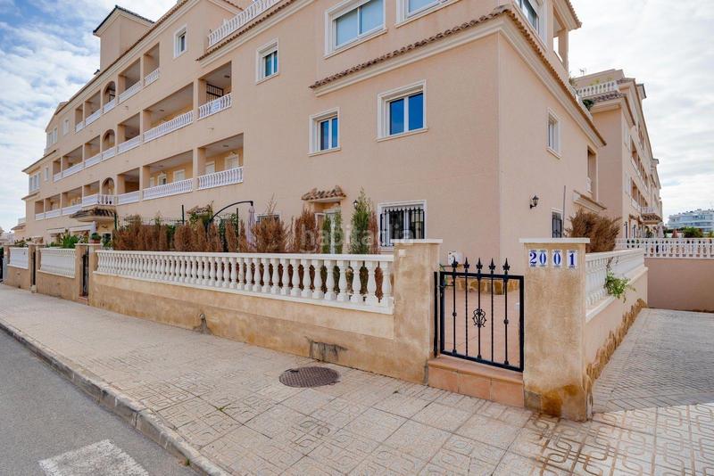 Foto 96d13fa3-8610-46c3-9bf4-b508c041d3ab. Piano terra con parcheggio piscina in Playa Flamenca Orihuela