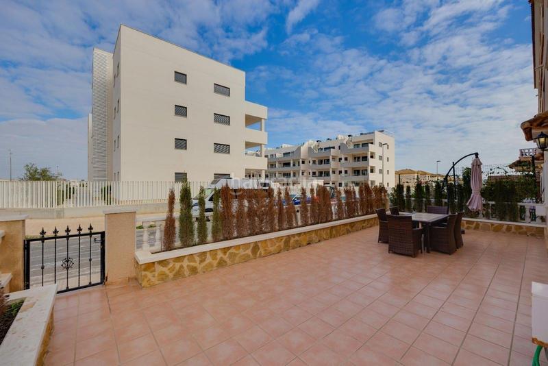 Foto efb5e4d4-928c-4272-b159-7f4095ab8d78. Piano terra con parcheggio piscina in Playa Flamenca Orihuela