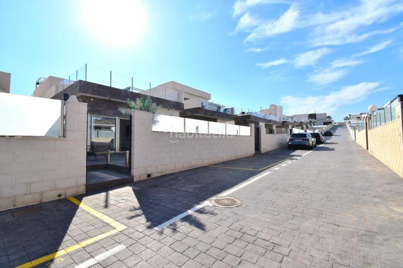 Foto 21c68a56-c1c7-44cc-bef8-bbf5e83b18f5. Towny house with pool in Los Almendros Orihuela