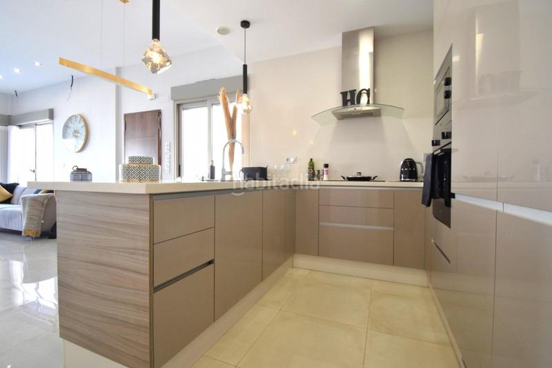 Foto b916ab20-ab9c-403f-8bc6-03a202c3ade1. Towny house with pool in Los Almendros Orihuela