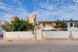 Casa en Cabo Cervera. Impresionante bungalow en el último piso con vistas al mar en to