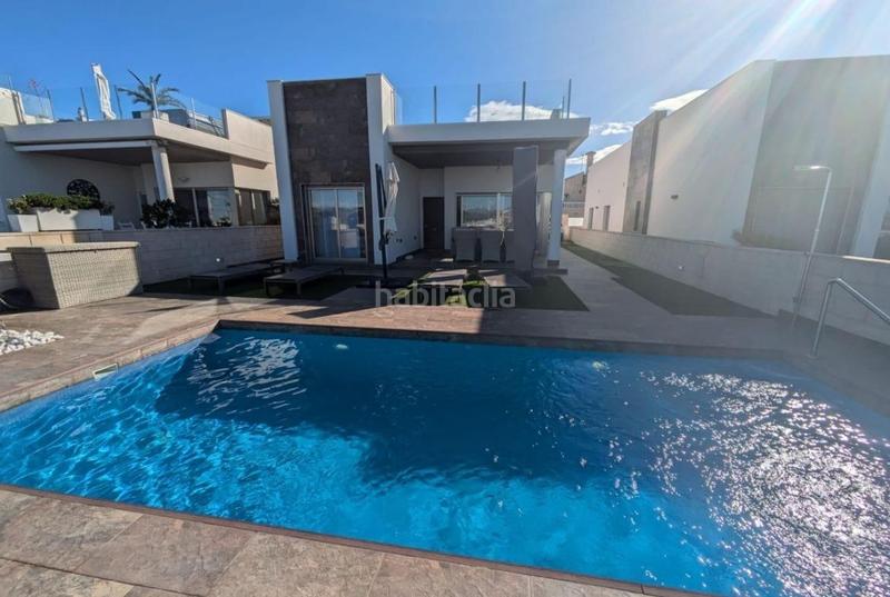 Foto 6b0a6ac6-957c-42b6-86c9-8df729dd382c. Chalet with parking pool in Villamartín-Las Filipinas Orihuela