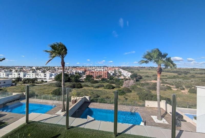 Foto c7ecb025-60ea-4b3f-a475-afa49ad76f6c. Chalet with parking pool in Villamartín-Las Filipinas Orihuela