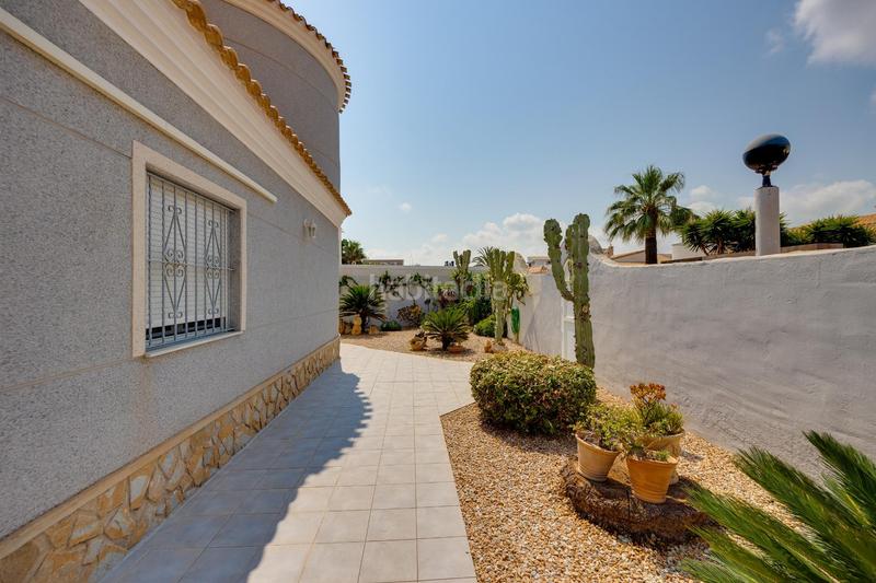 Foto 0e6165d0-2e96-4418-acd1-0cbbab159a45. Chalet con riscaldamento parcheggio piscina in La Regia Orihuela