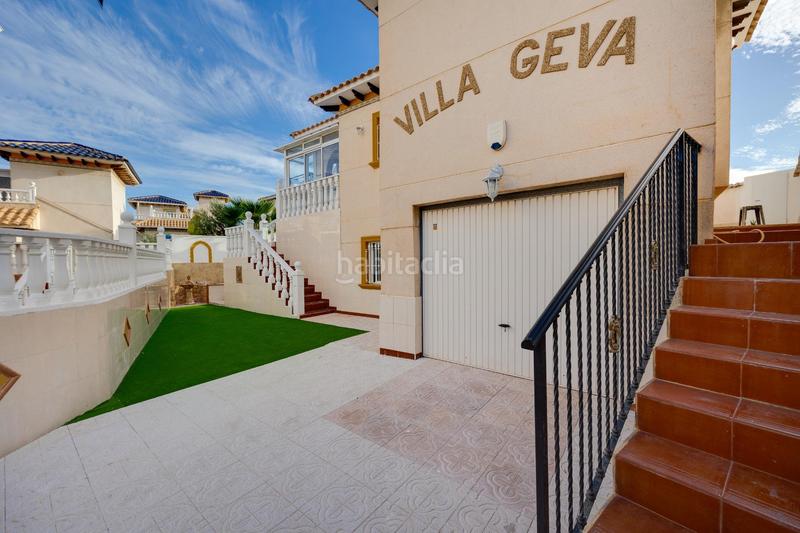 Foto a8a30463-86f1-4f52-bbae-d5a526a24ead. Chalet with heating parking in La Zenia Orihuela