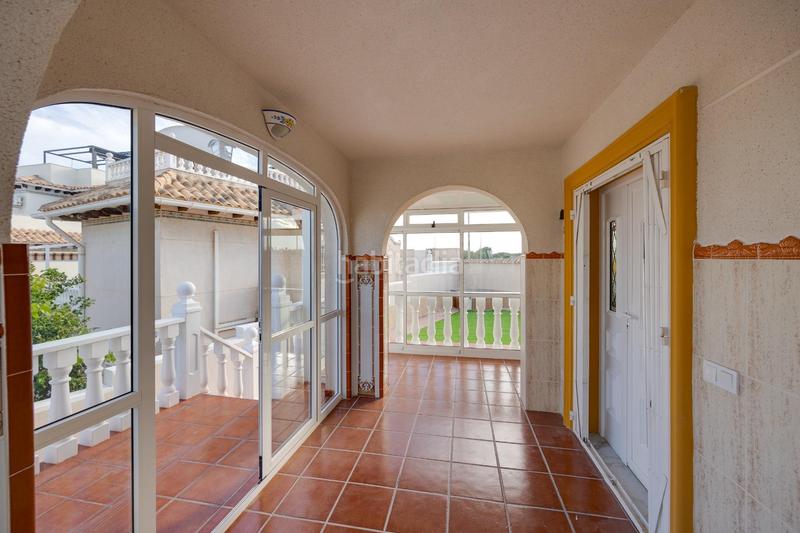 Foto c0e99ed8-0394-4310-86fa-3f705969059f. Chalet with heating parking in La Zenia Orihuela