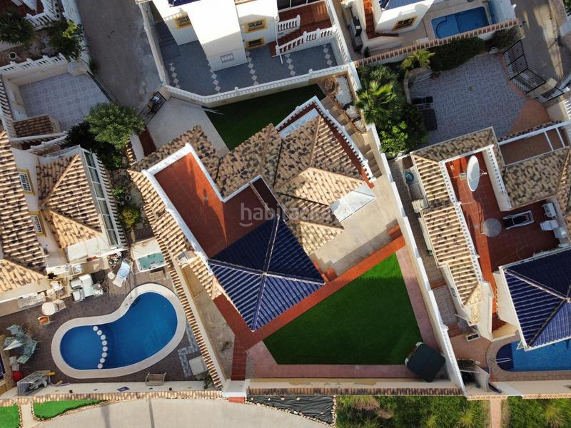 Foto f9cd96e8-d87e-473d-a431-65df183a71e8. Chalet with heating parking in La Zenia Orihuela