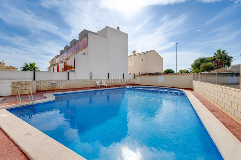 Foto 0368d803-ec14-4970-bed1-c7a9814e8322. Chalet villa independiente con vistas al mar, parcela soleada y gran potencial en Orihuela
