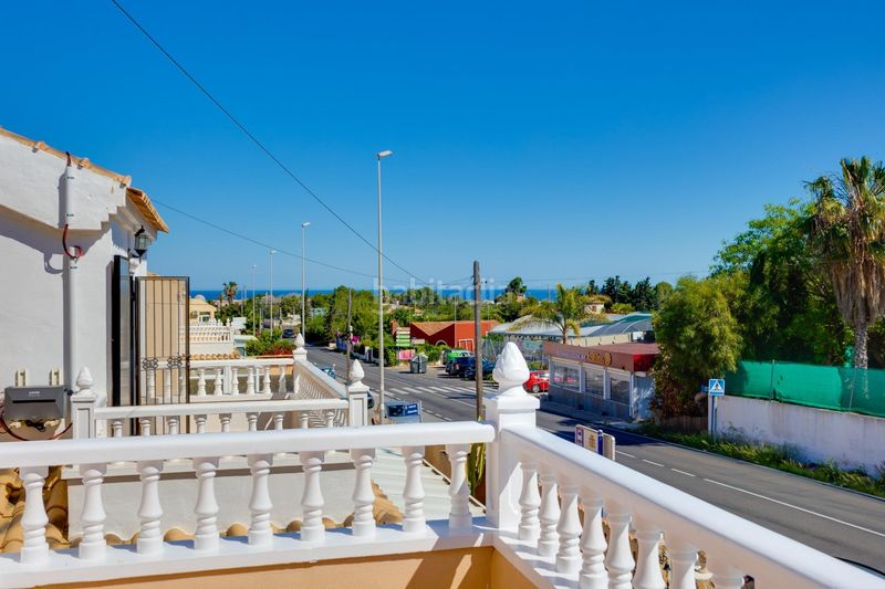 Foto 27b2a428-9544-4699-9c51-06a771486b87. Chalet villa independiente con vistas al mar, parcela soleada y gran potencial en Orihuela