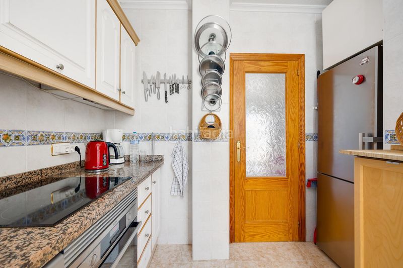 Foto 478bdb79-835c-4f66-b598-78e626118a77. Chalet villa independiente con vistas al mar, parcela soleada y gran potencial en Orihuela