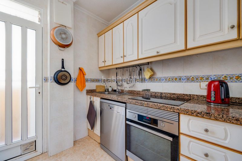 Foto 4905e3d9-ec17-43f2-9639-8bc6e67f1bec. Chalet villa independiente con vistas al mar, parcela soleada y gran potencial en Orihuela