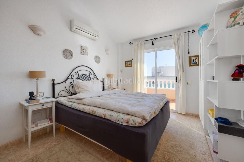 Foto 4e292600-3793-4f2f-a108-cef804fb5a6d. Chalet villa independiente con vistas al mar, parcela soleada y gran potencial en Orihuela