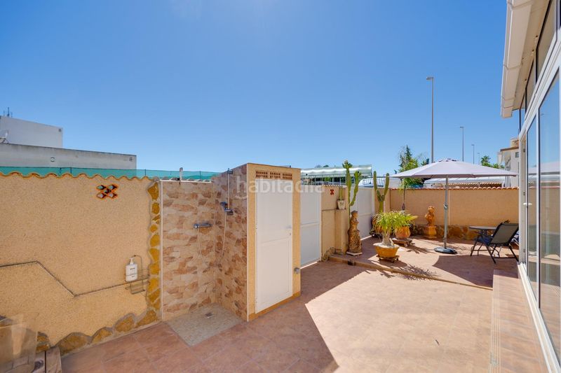 Foto 559d1199-d058-4389-9357-eb8082bbf0c7. Chalet villa independiente con vistas al mar, parcela soleada y gran potencial en Orihuela