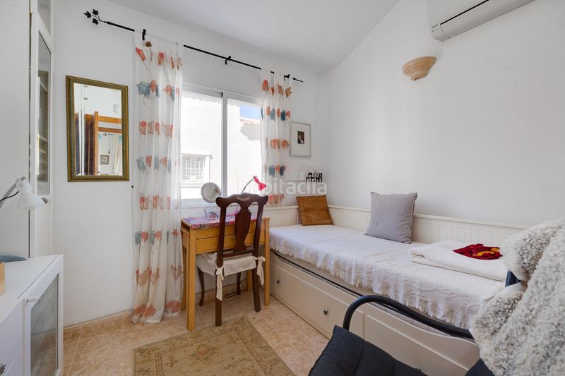 Foto 58c0e7f6-9139-4652-a1ee-1c4befa2a206. Chalet villa independiente con vistas al mar, parcela soleada y gran potencial en Orihuela