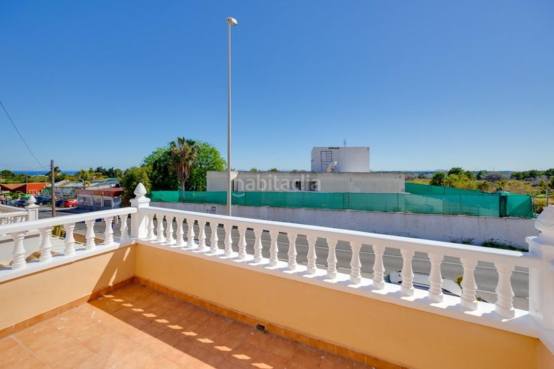 Foto 975fe903-a5a9-494c-a3c8-f57e8cff0a88. Chalet villa independiente con vistas al mar, parcela soleada y gran potencial en Orihuela