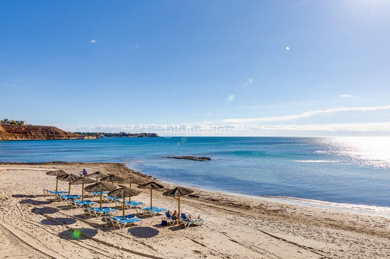 Foto 9f4a8dcc-1f11-4e54-b005-f164ddffe90d. Chalet villa independiente con vistas al mar, parcela soleada y gran potencial en Orihuela