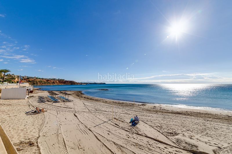 Foto e590ec4b-b5c5-4e1c-89a7-1e9ce83e60a8. Chalet villa independiente con vistas al mar, parcela soleada y gran potencial en Orihuela
