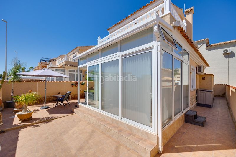 Foto fcef0d21-44bd-46e1-96d6-3884fa975696. Chalet villa independiente con vistas al mar, parcela soleada y gran potencial en Orihuela