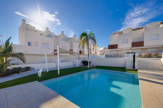 Casa a Aguas Nuevas. Casa dúplex moderna en torreblanca