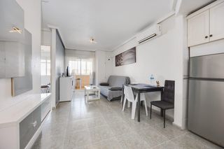 Apartament a Zona Playa de los Locos. Apartamento de 2 habitaciones con piscina  a solo 100 m de la pl
