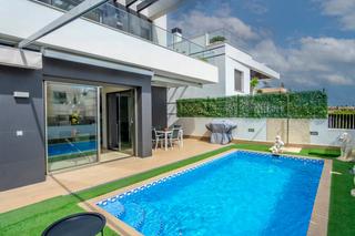 Chalet in Los Almendros