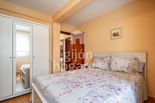 Pis a Gijón - cl jose marti 3. Tres habitaciones con terraza en la calzada
