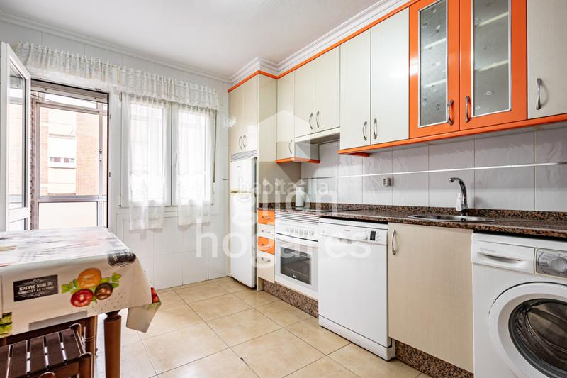 Foto bb352d22-3d29-4139-8535-9863954ef249. Piso en Gijón - cl jose marti 3 tres habitaciones con terraza en La Calzada en Gijón